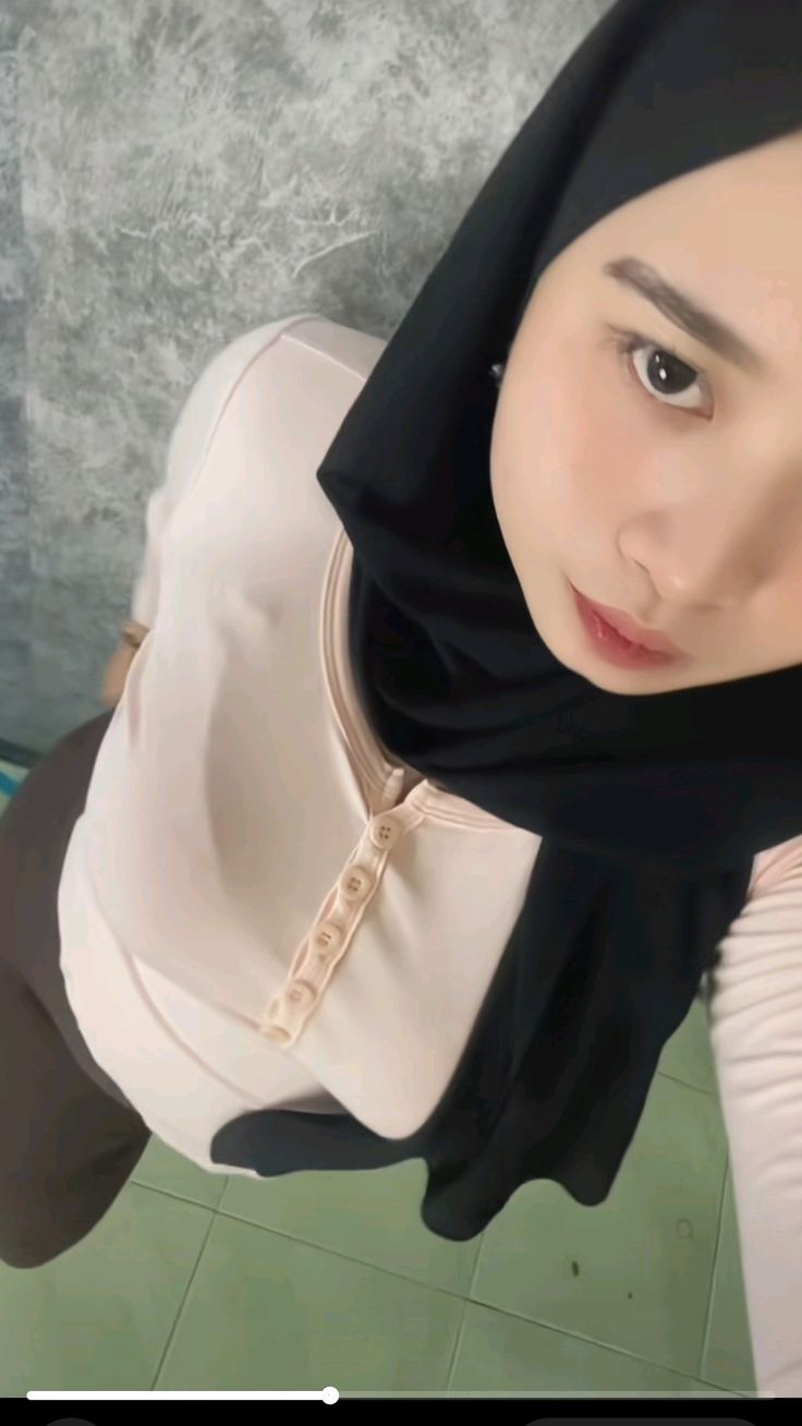 Viral Terbaru Terbaru 2025 Bibirmu Menarikku Seperti Gravitasi Abg Hijab Indonesia 2025 Viral