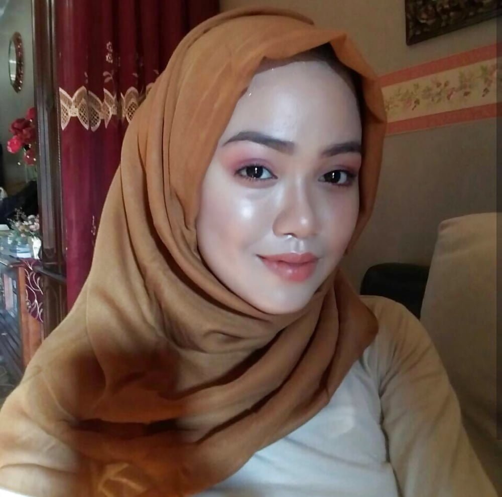 Viral Jepang Ukhti Hijab Pakai Rok Pendek, Apa Kata Netizen?
